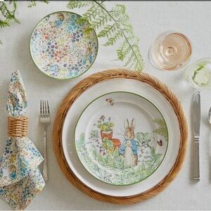 NWOT Pottery Barn Set Of 4 Floral Peter Rabbit Napkins